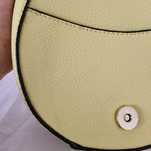 SOLD - GUESS - Small yellow handbag - Picture 8 of 10